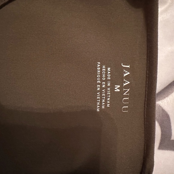 Olive green Jaanuu scrub set never worn - Picture 4 of 5